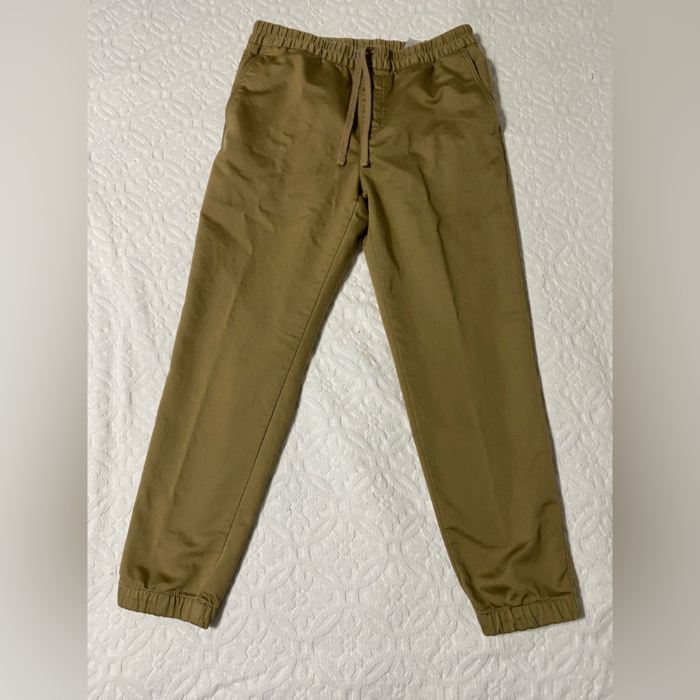 Men’s Banana Republic travel joggers. Size Medium dark khaki color